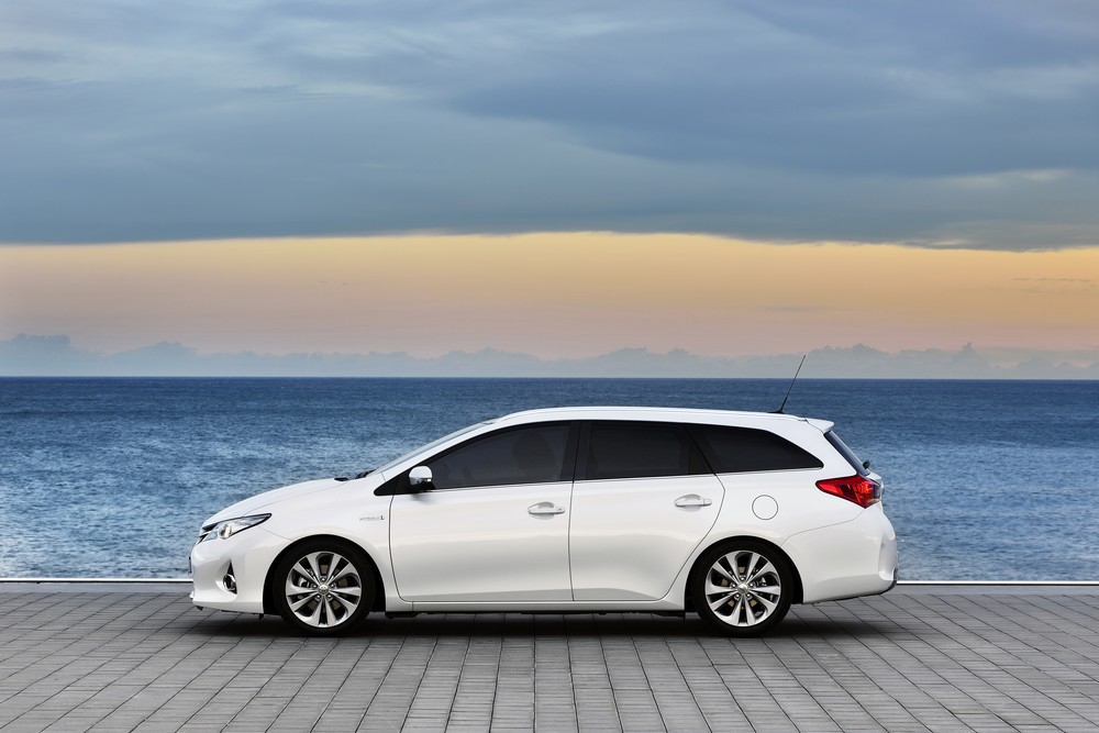 toyota auris touring sports galerie photos toyota auris touring sports galerie photos