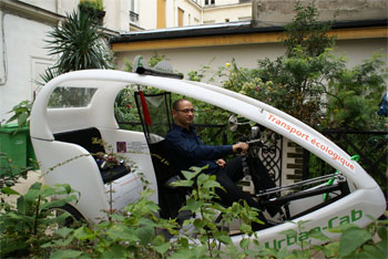 L'Urban Cab dans les rues de Paris L'Urban Cab dans les rues de Paris