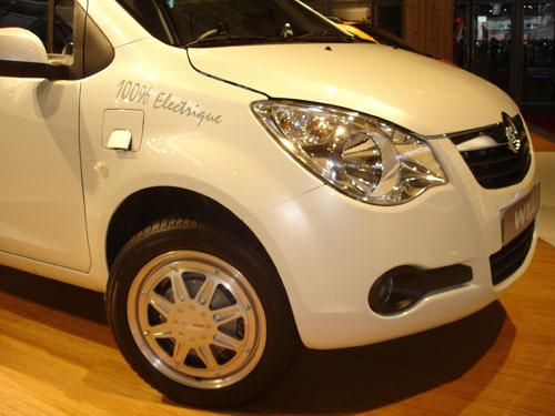 Mondial 2008 : Heuliez, Michelin et Orange pr�sentent leur voiture �lectrique Will - Photo 2