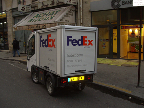 Fed Ex utilise �galement des v�hicules utilitaires �lectriques Goupil