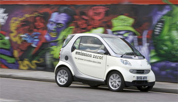 Londres a �t� la premi�re ville � exp�rimenter la Smart �lectrique, une nouvelle flotte devrait �tre en service dans les mois � venir...