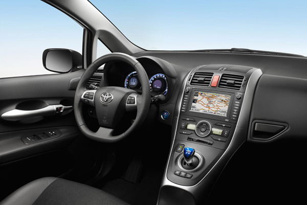 Zoom sur la Toyota Auris HSD � Gen�ve - Photo 2