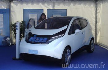 La Bollor� Bluecar au salon SERVEST � St Tropez - Photo 1