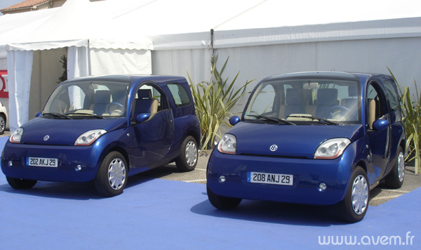 Les premi�res Bluecar, seules version sroulantes de l'engin, �tait �galement pr�sent�es au SERVEST.