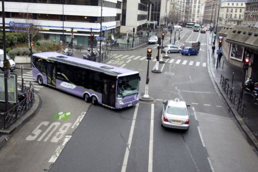 La RATP teste le bus hybride Irisbus Hynovis - Photo 2