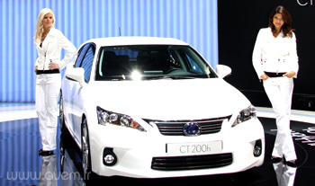 Lexus pr�sente sa future berline hybride CT200h � Gen�ve - Photo 1