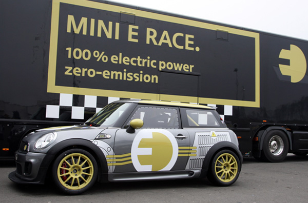Une voiture de course z�ros �missions