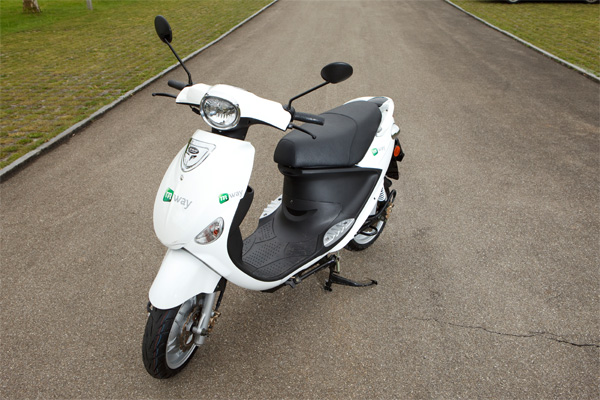 Le scooter �lectrique PGO eWave sera �galement distribu� par Migros