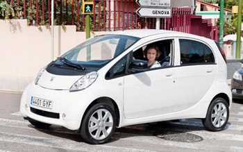 Une Peugeot iOn pour la reine Sofia d'Espagne - Photo 1