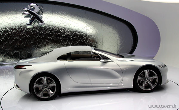Le concept Peugeot SR1 hybride en vedette � Gen�ve - Photo 3