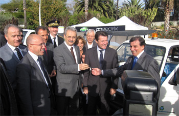 La ville de Cagnes-sur-Mer re�oit son premier v�hicule �lectrique - Photo 1
