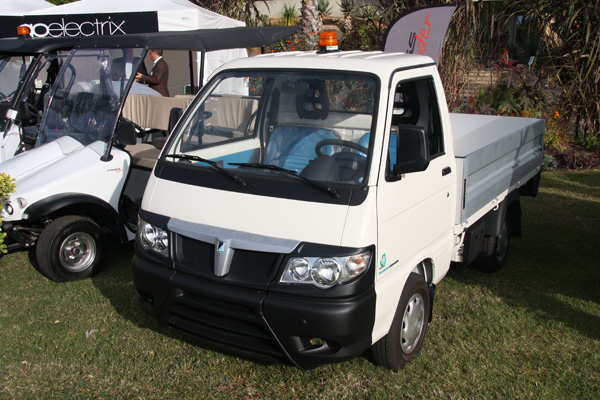 La ville de Cagnes-sur-Mer re�oit son premier v�hicule �lectrique - Photo 2