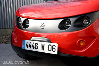 Voiture �lectrique - Premier essai de la Tazzari Zero - Photo 1