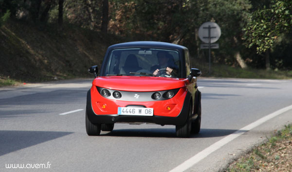 Voiture �lectrique - Premier essai de la Tazzari Zero - Photo 3
