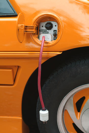 Une norme internationale pour la s�curit� des v�hicules �lectriques et hybrides - Photo 1