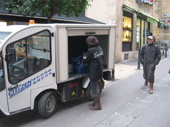 Depuis quelques mois, City'ZEN Logistic propose la livraison du dernier kilom�tre en v�hicule �lectrique. Ici, un Goupil G3.