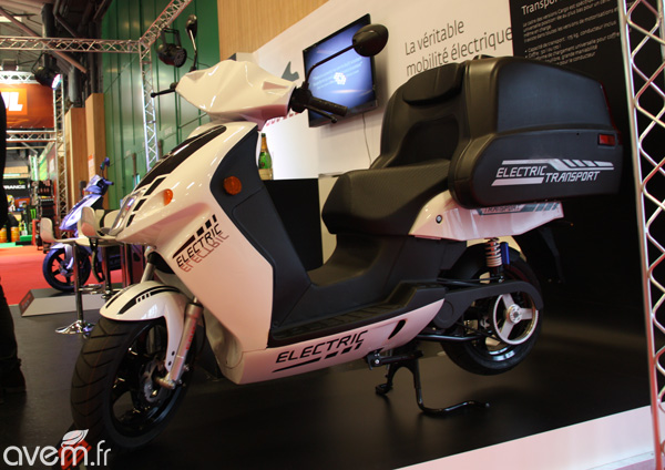 Les scooters �lectriques Govecs sont disponibles en version Cargo pour les professionnels de la livraison
