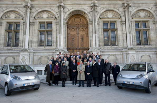 D'ici mai 2012, 3.000 Bollor� Bluecar seront disponibles au sein du service Autolib'. Cr�dit photo : H Garat / Mairie de Paris