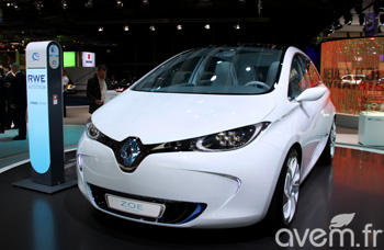 La Renault Zoé ZE, ici à Francfort, est attendue pour 2012. La Renault Zoé ZE, ici à Francfort, est attendue pour 2012.