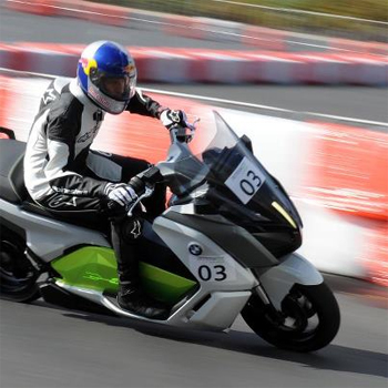 Scooter �lectrique BMW C Evolution � Premi�re victoire � Intermot - Photo 1
