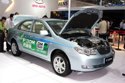 Illustration : La berline hybride rechargeable F3DM de BYD