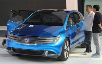 Denza NEV � La voiture �lectrique de Daimler et BYD expos�e � P�kin - Photo 1