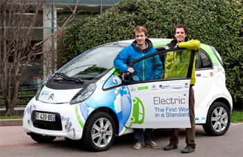 Xavier Degon et Anthony Guy partiront de Strasbourg le 11 f�vrier pour un p�riple de 25.000 km � travers le monde..