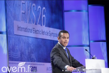 Antonio Villaraigosa, Maire de Los Angeles, a re�u un e-Visionnary Award lors d'EVS 26.