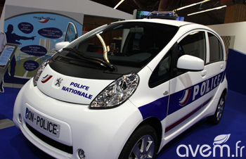 Mondial 2012 � Quand la police et les pompiers se branchent sur les v�hicules �lectriques - Photo 1