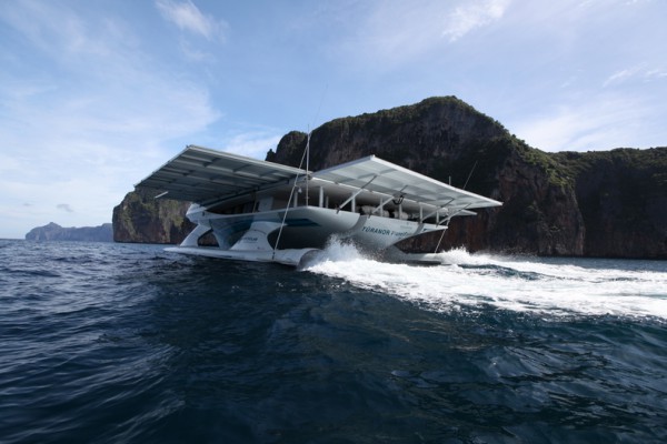 Bateau solaire � Le PlanetSolar boucle son tour du monde � Monaco - Photo 2