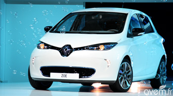 Le design définitif de la Zoé ZE a été dévoilé le 6 mars au salon de l'auto de Genève Le design définitif de la Zoé ZE a été dévoilé le 6 mars au salon de l'auto de Genève