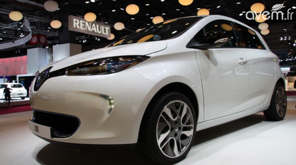 Renault Zo� ZE � Derni�re ligne droite avant la production au Mondial de Paris - Photo 2