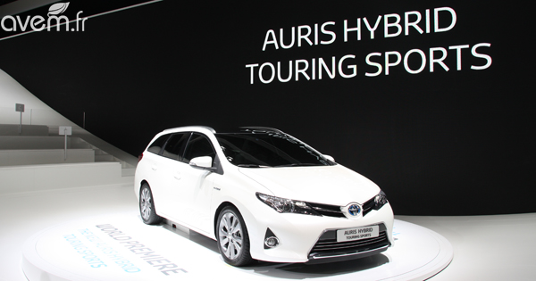 Auris Touring Sports � Toyota d�voile le premier break compact hybride au Mondial de Paris - Photo 3