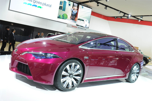 Toyota NS4 � Une hybride rechargeable familiale pour 2015 - Photo 2