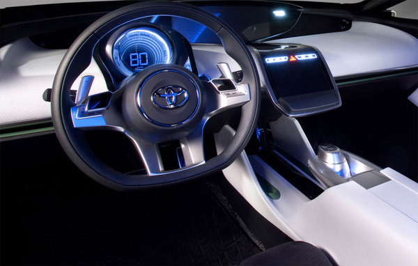 Toyota NS4 � Une hybride rechargeable familiale pour 2015 - Photo 3