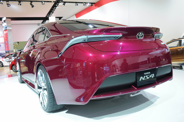 Toyota NS4 � Une hybride rechargeable familiale pour 2015 - Photo 4