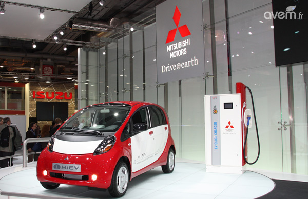 La voiture électrique Mitsubishi i-MiEV en direct de Paris