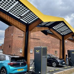 Recharge des véhicules électriques : Fastned triple ses ventes