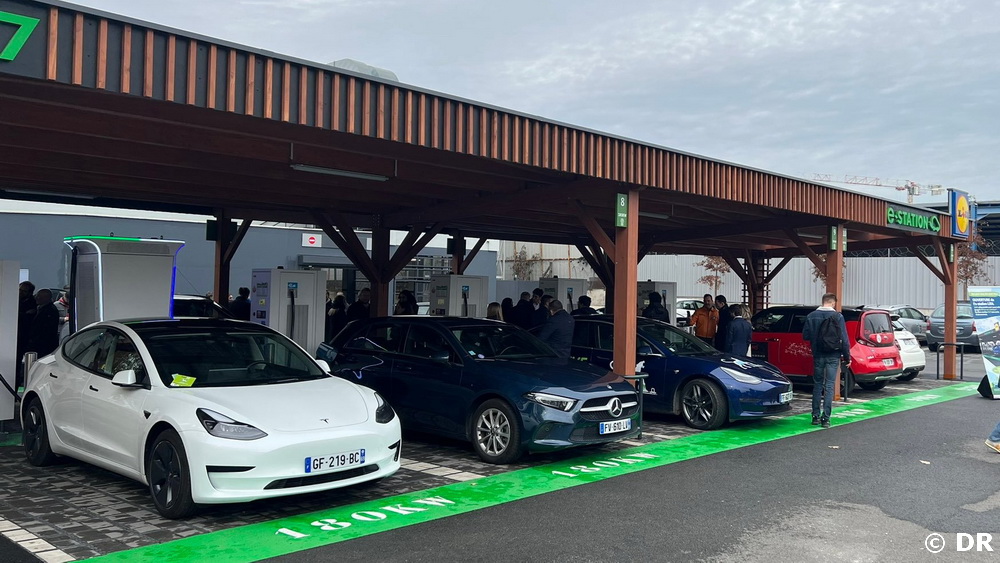 Rhône. Lidl lance sa toute première e-station de recharge rapide à énergie  solaire