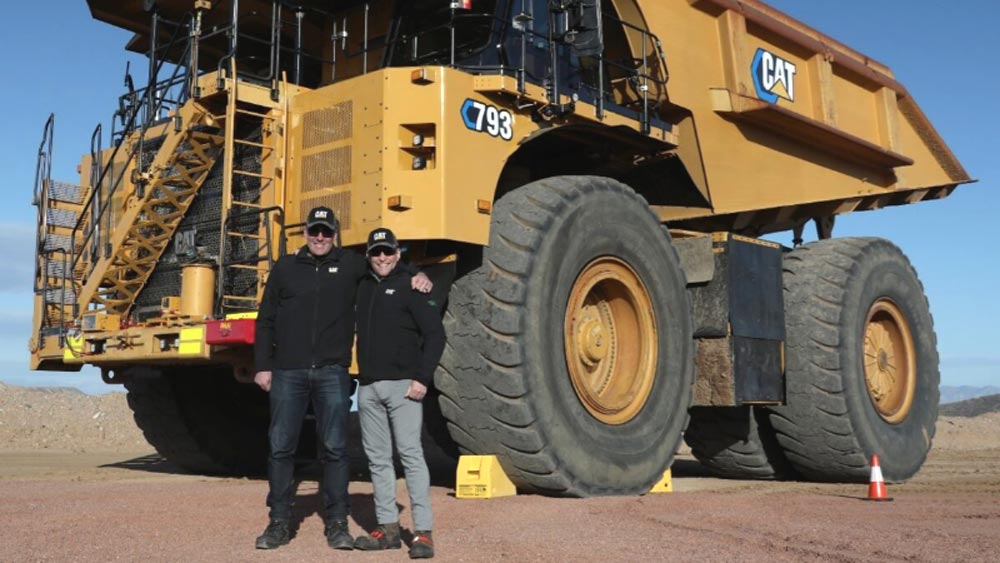 Rio Tinto et BHP testent les engins électriques Caterpillar et Komatsu