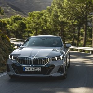 BMW lève le voile sur la BMW i5, sa Série 5 électrique