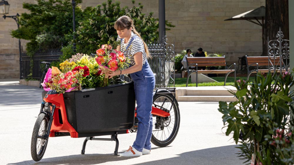 Vélo cargo électrique de Toyota et Douze Cycles