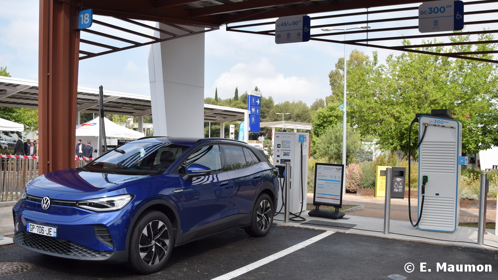 La toute première station-service 100% électrique des Hauts-de-France  inaugurée à Lille - France Bleu