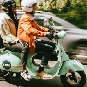 Les batteries d’easyLi débarquent dans les scooters électriques de Pink Mobility