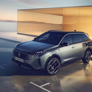 E-5008 : le grand SUV de Peugeot passe à l’électrique