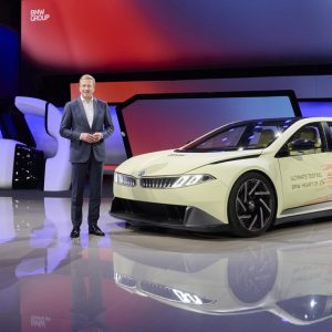 BMW dévoile son prototype Vision Driving Experience