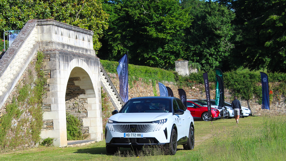 Salon de la voiture électrique à Angers en mai 2025