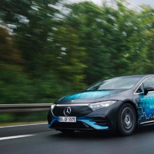 Mercedes obtient plus de 1 300 km d’autonomie avec une batterie solide