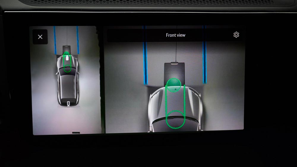 Recharge par induction sur Porsche Cayenne électrique