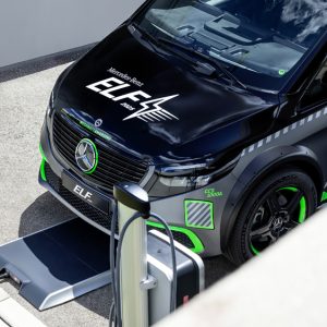 ELF, laboratoire de recharge Mercedes à partir d’un EQV